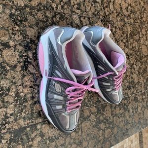Ladies size 11 Sketchers Shape Up sneakers